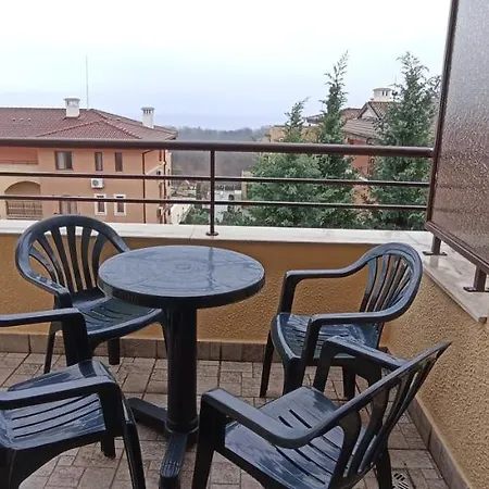 Apartment чудесно място с басейн 